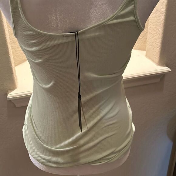 Monroe Women's Size M Narrow Rib Tank Faded Lime Green Casual Basic New - Picture 3 of 6